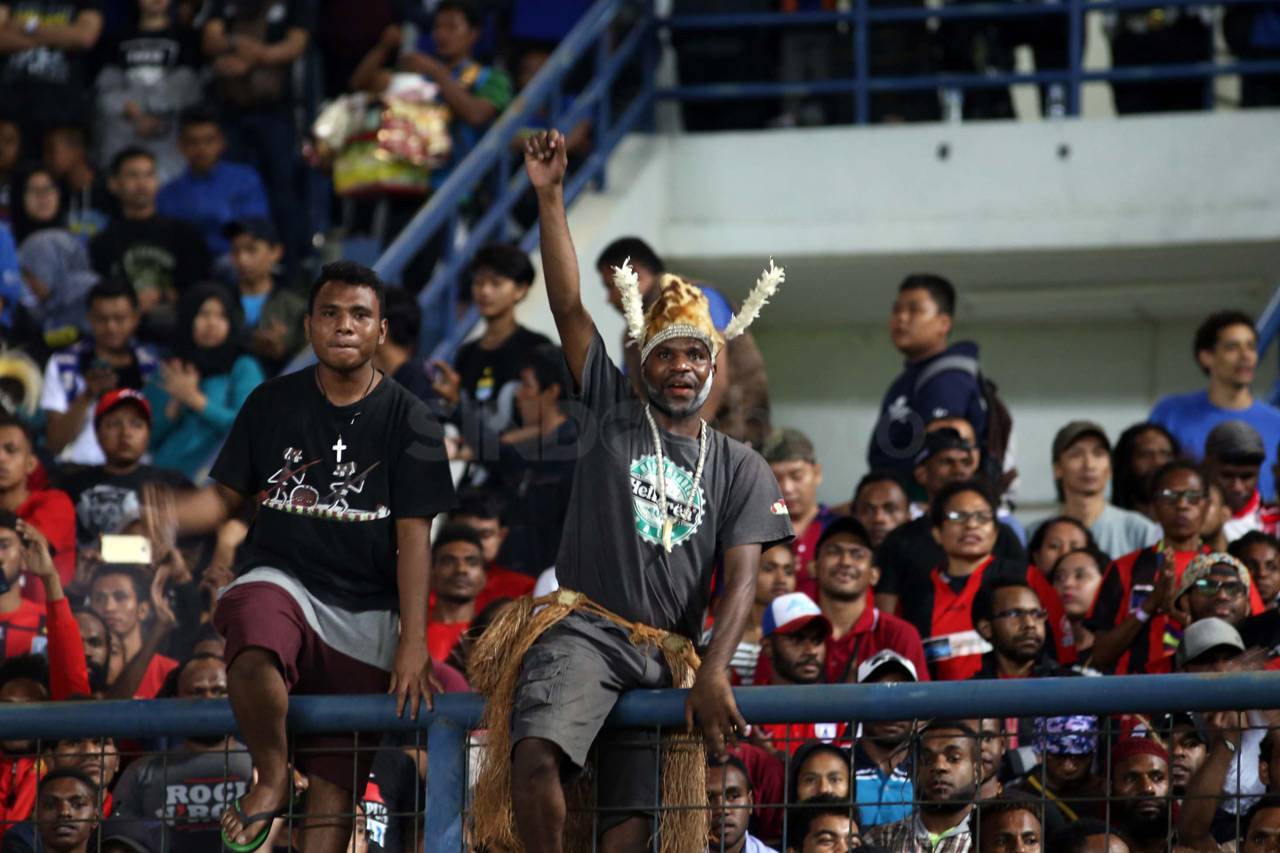 Penalti Essien Menangkan...
