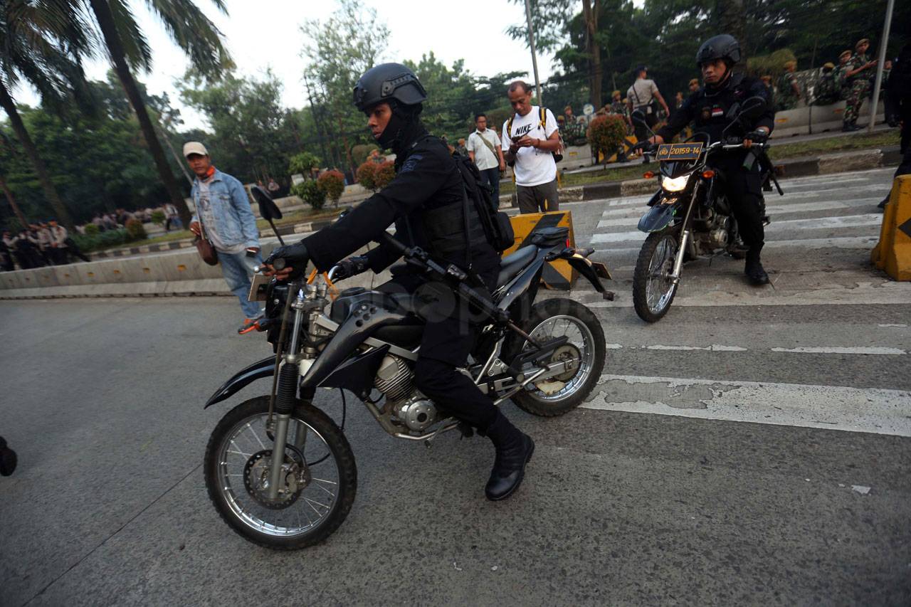 Ribuan Personel Gabungan...