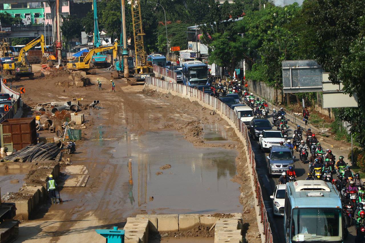 Proyek Underpass Mampang-Kuningan...