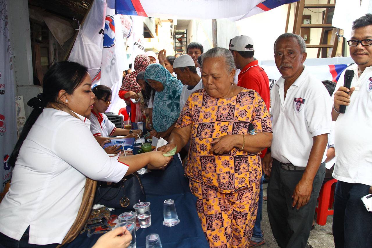 Partai Perindo Gelar...