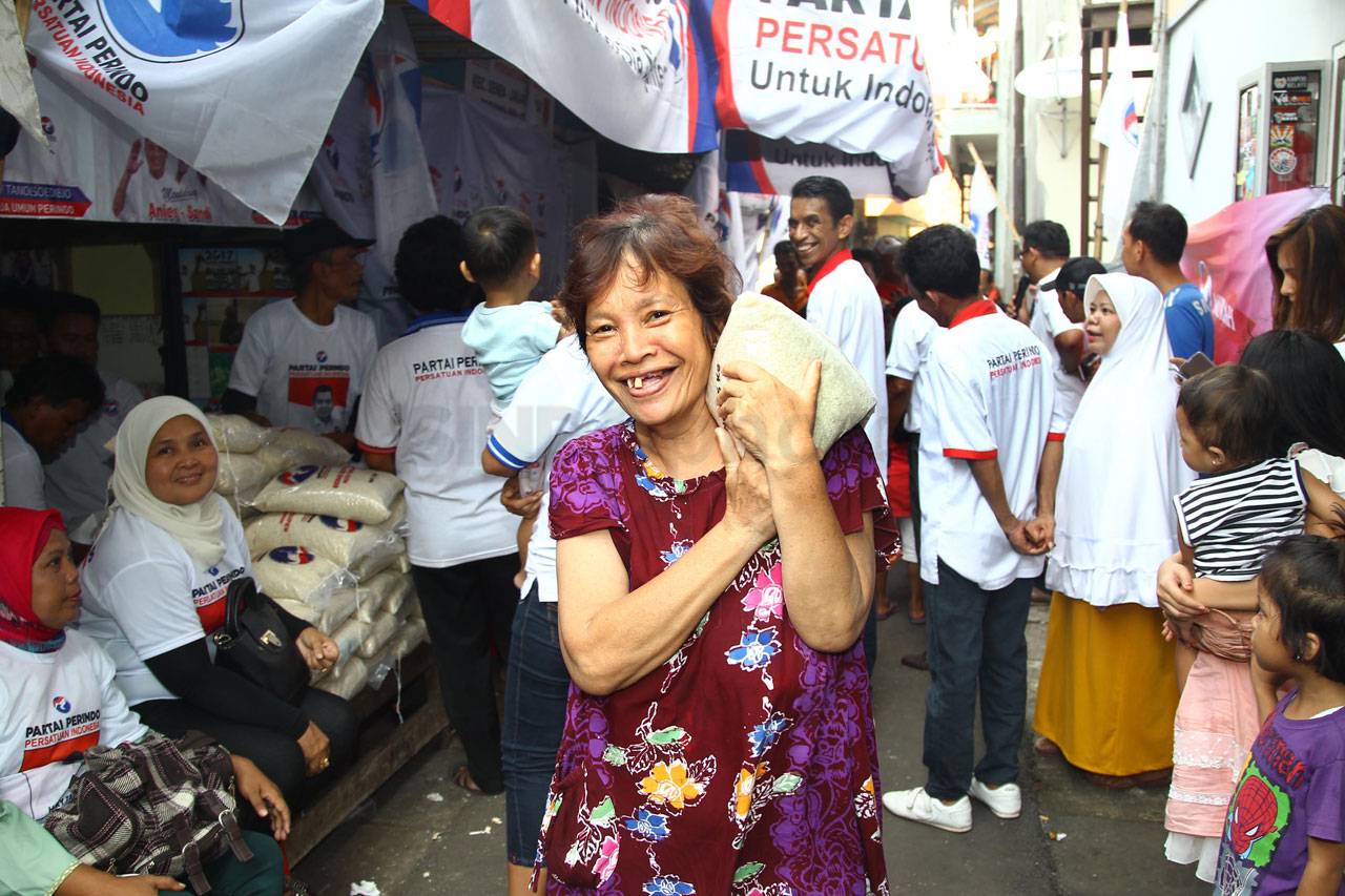Partai Perindo Gelar...