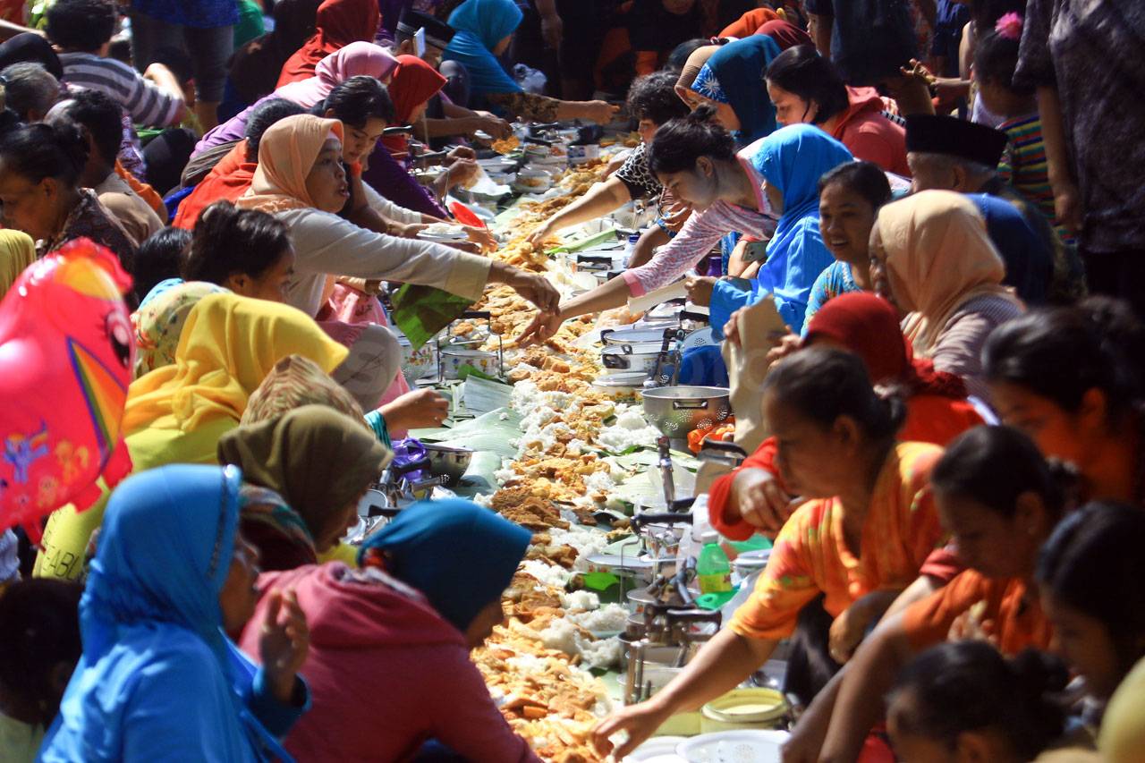 Makan Bersama dalam...