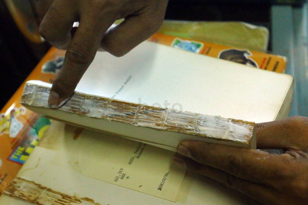 Konservasi Buku di Perpustakaan...