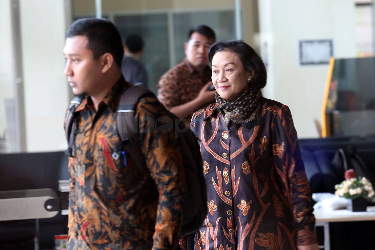 KPK Periksa Mantan Sekjen...