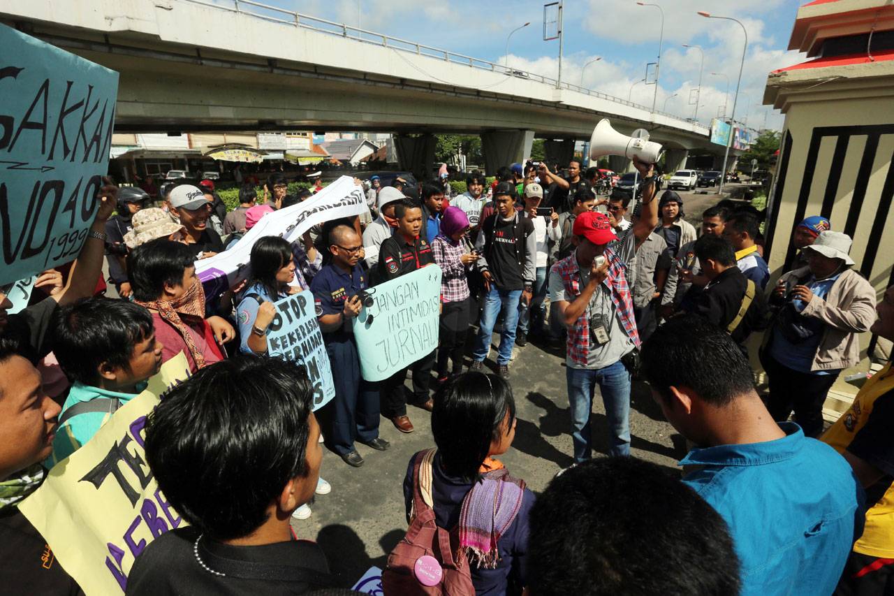 Puluhan Jurnalis Gelar...