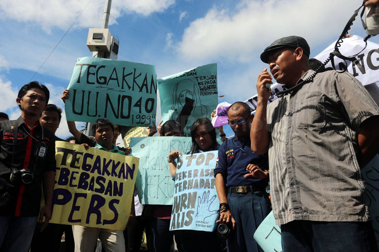 Puluhan Jurnalis Gelar...