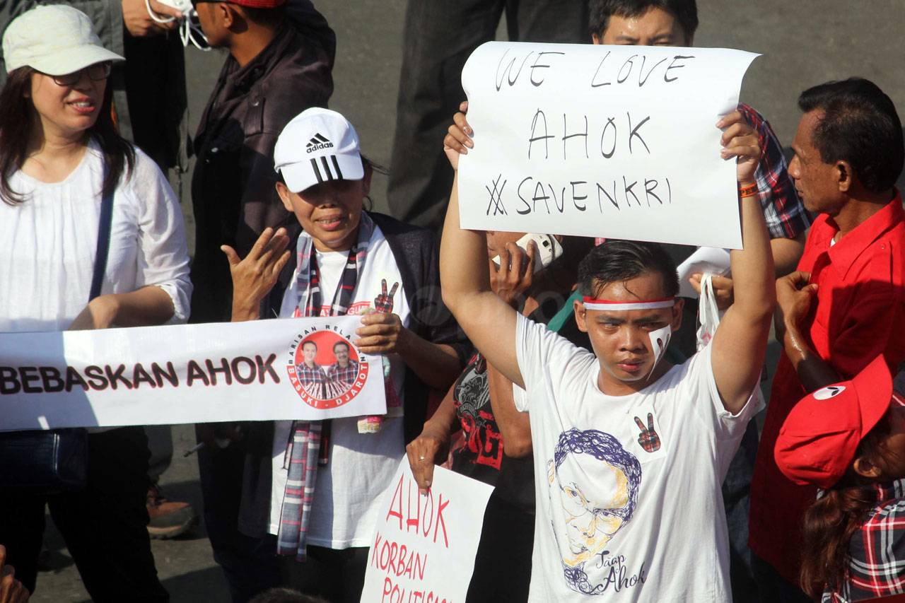 Pendukung Ahok Gelar...