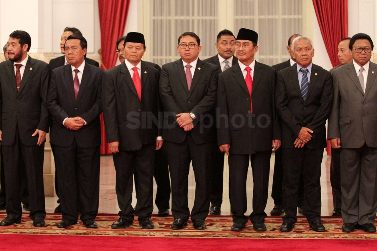Presiden Jokowi Lantik...
