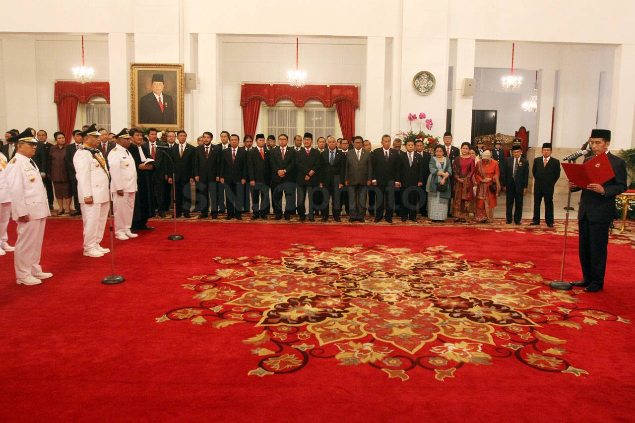 Presiden Jokowi Lantik...