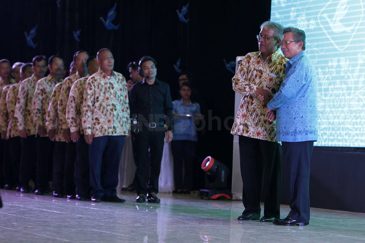 Blue Bird Berikan Penghargaan...