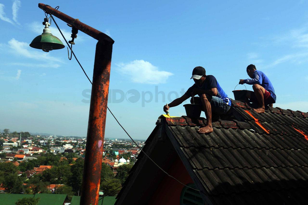 Menyusuri Kampung Pelangi...