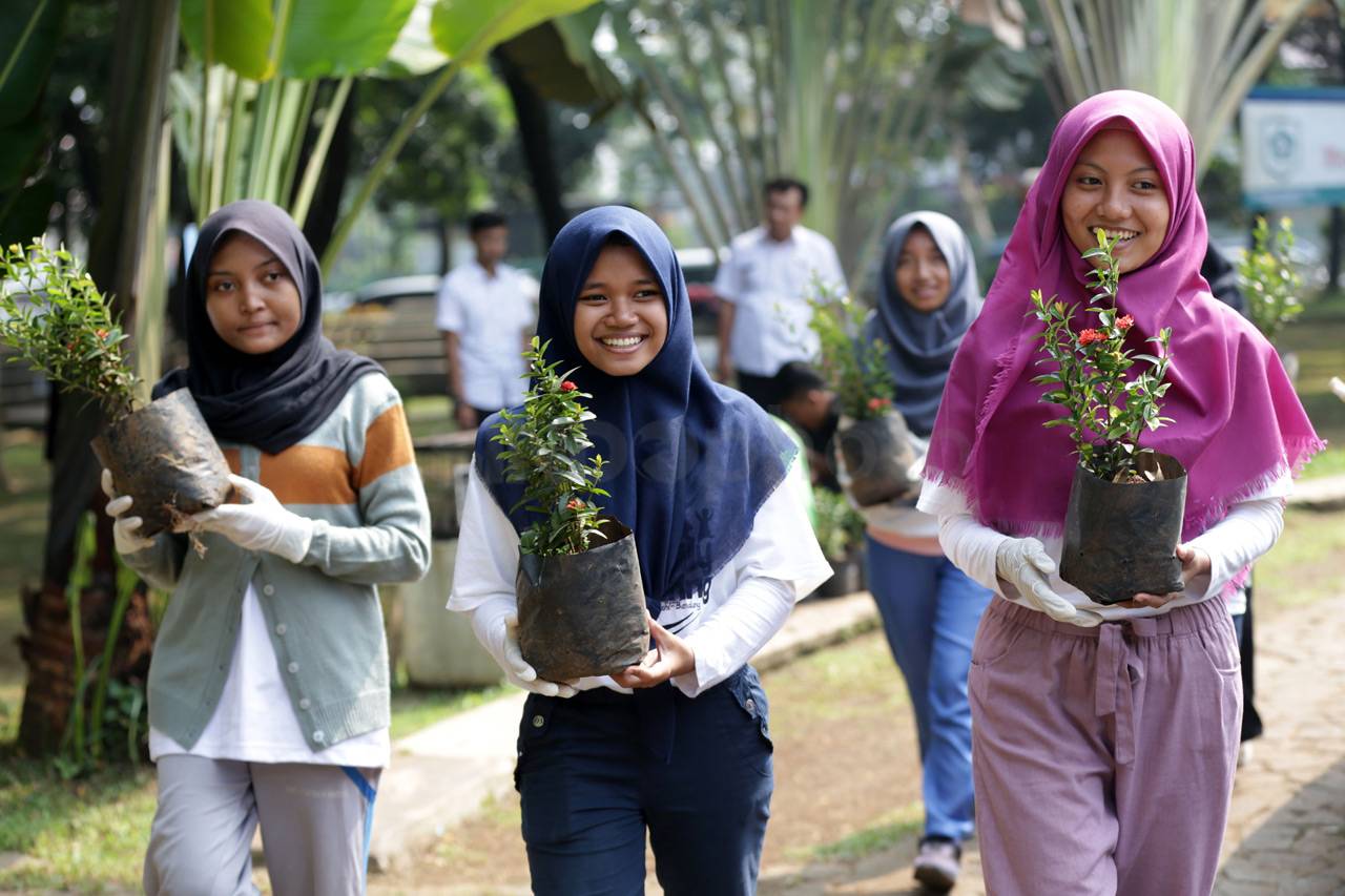 Ratusan Siswa SMK Bogor...