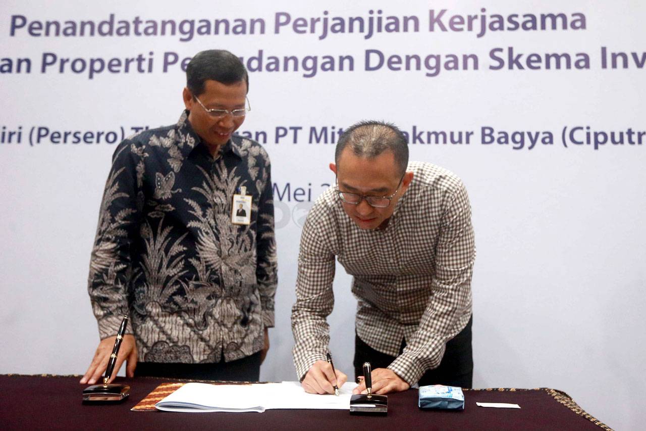 Bank Mandiri dan Mitra...