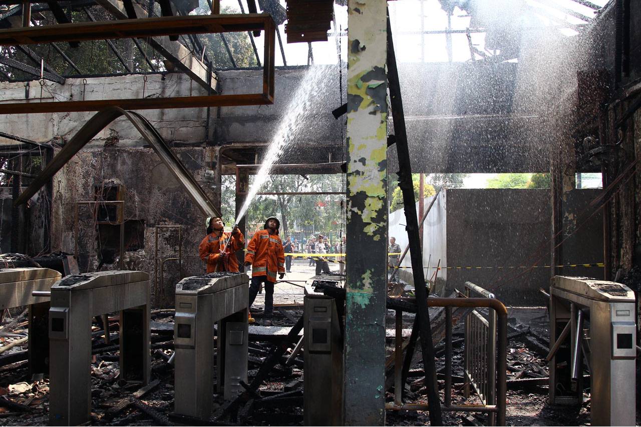 Kebakaran di Stasiun...