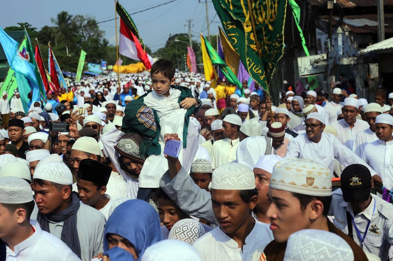 Ribuan Umat Islam Ikuti...
