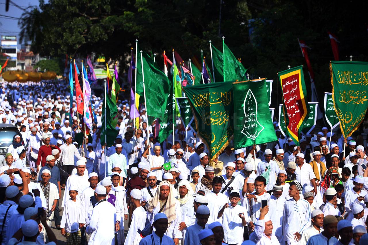 Ribuan Umat Islam Ikuti...