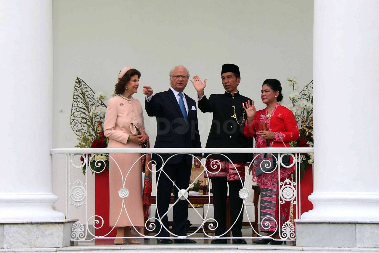 Presiden Jokowi Terima...