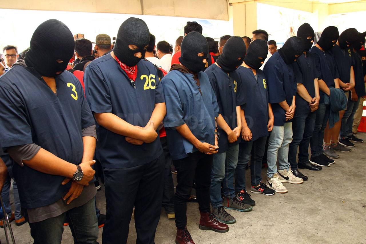 Polisi Amankan 141 Pria...