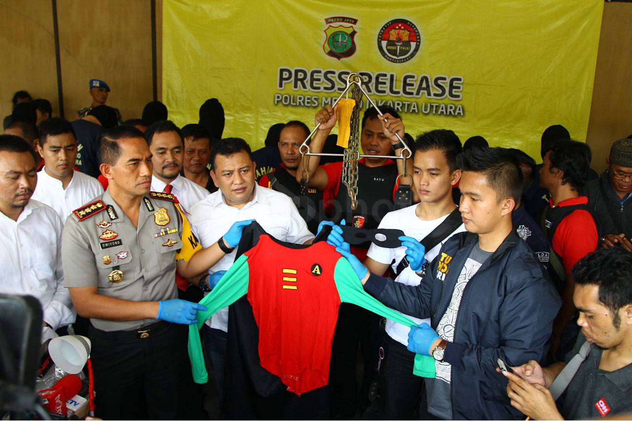 Polisi Amankan 141 Pria...