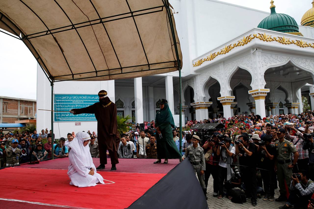 Hukum Cambuk Pasangan...