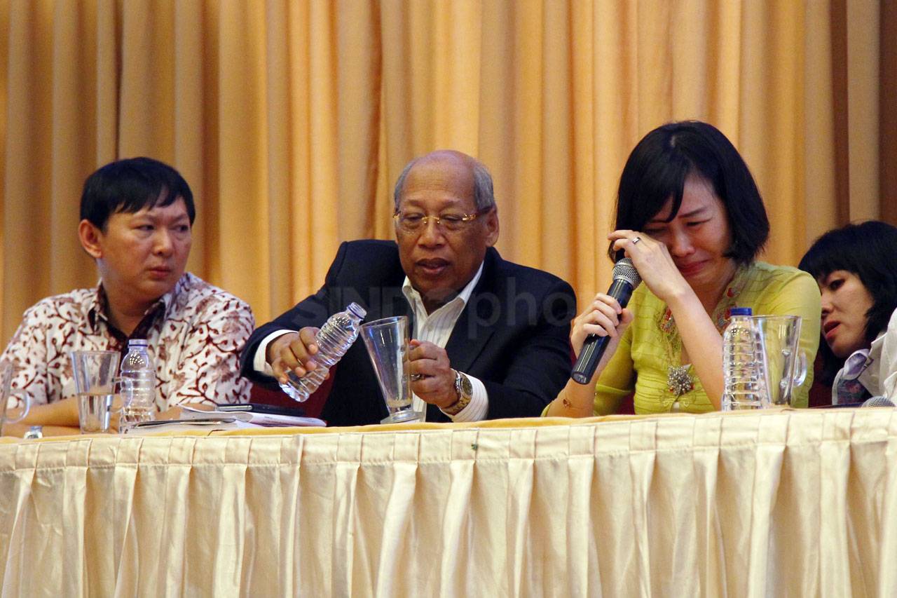 Veronica Tan Menangis...