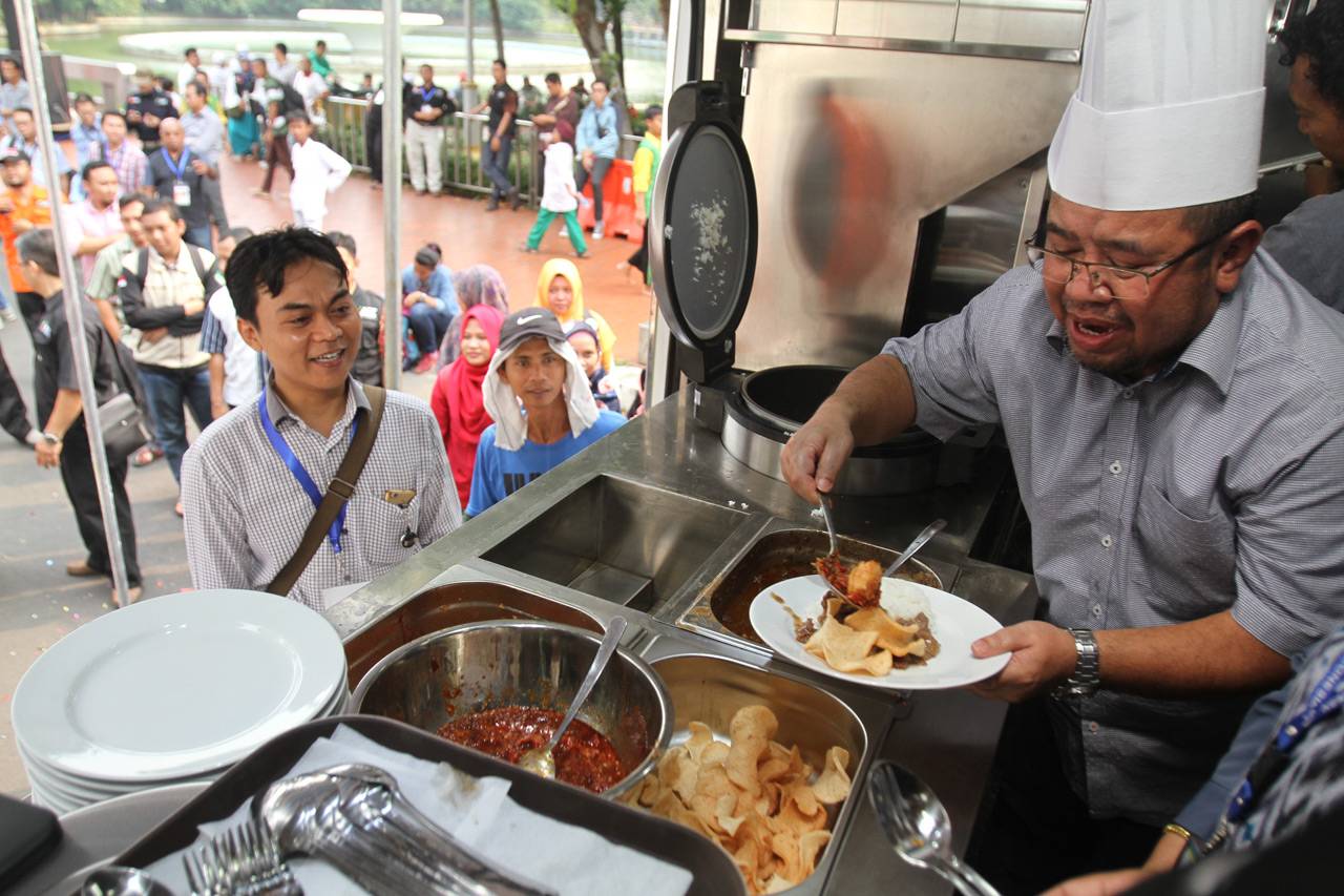 Layanan Makan Gratis...
