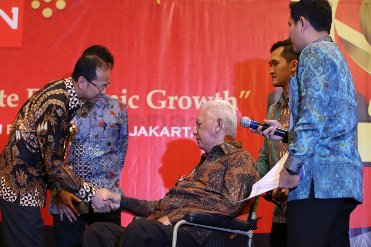Bank Bjb Raih Penghargaan...