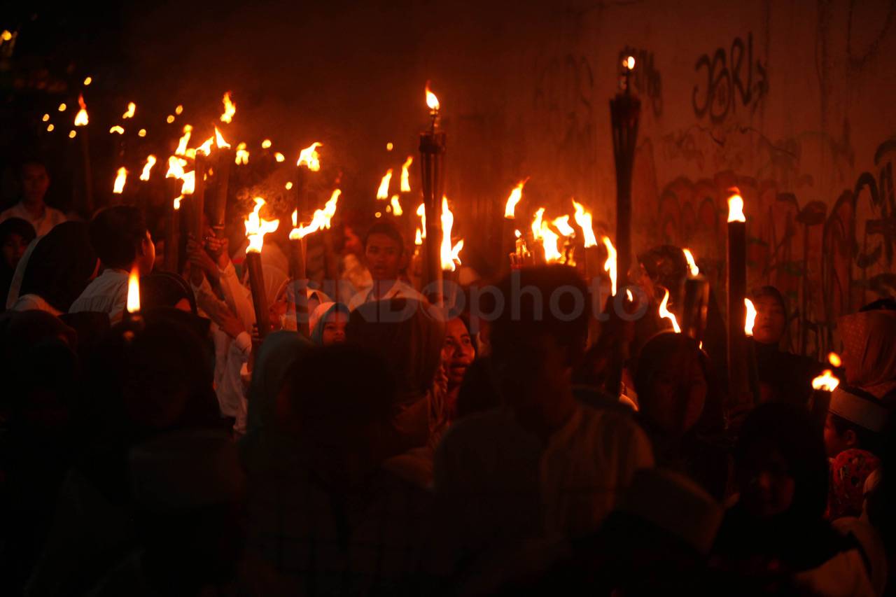Pawai Obor Sambut Ramadan...