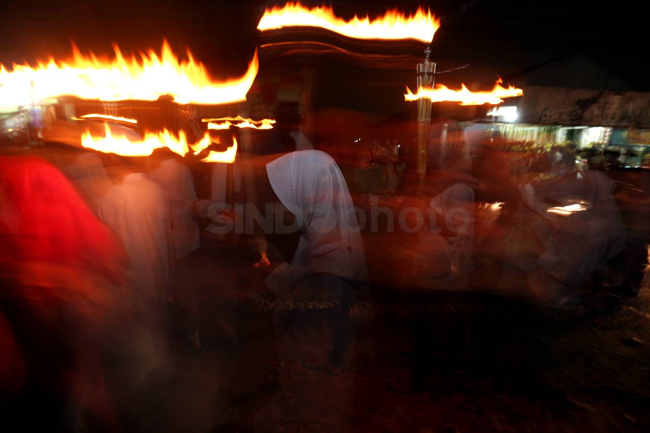 Pawai Obor Sambut Ramadan...