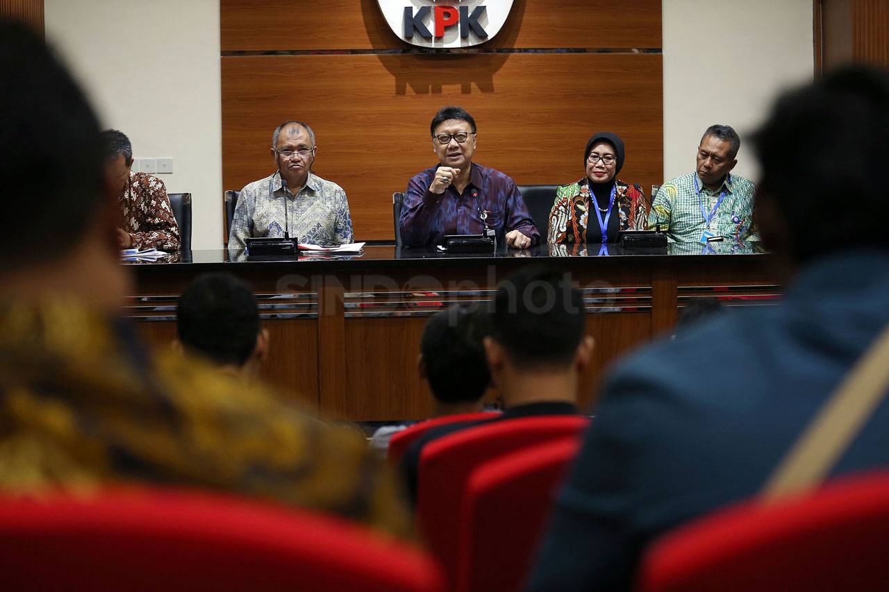 Koordinasi dengan KPK,...