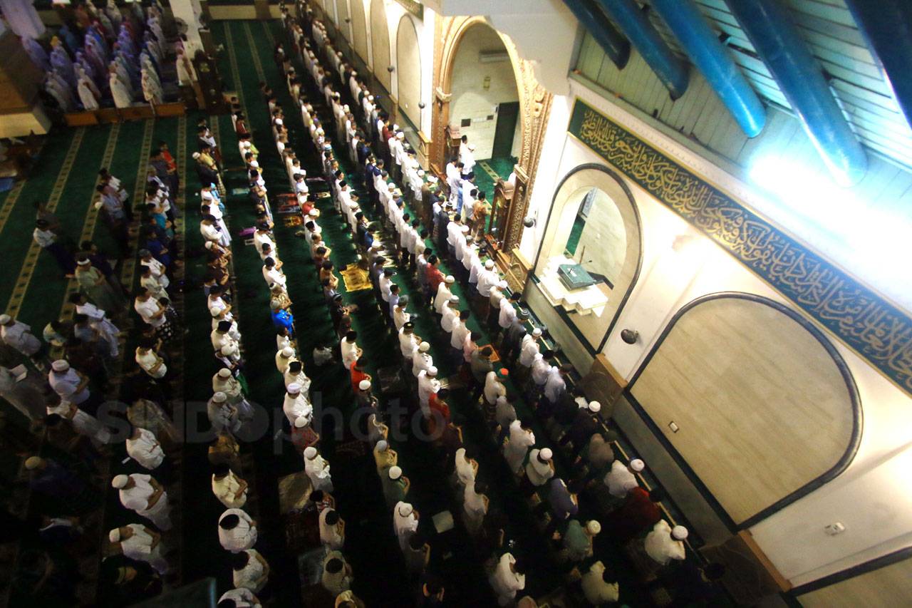 Salat Tarawih Hari Pertama...