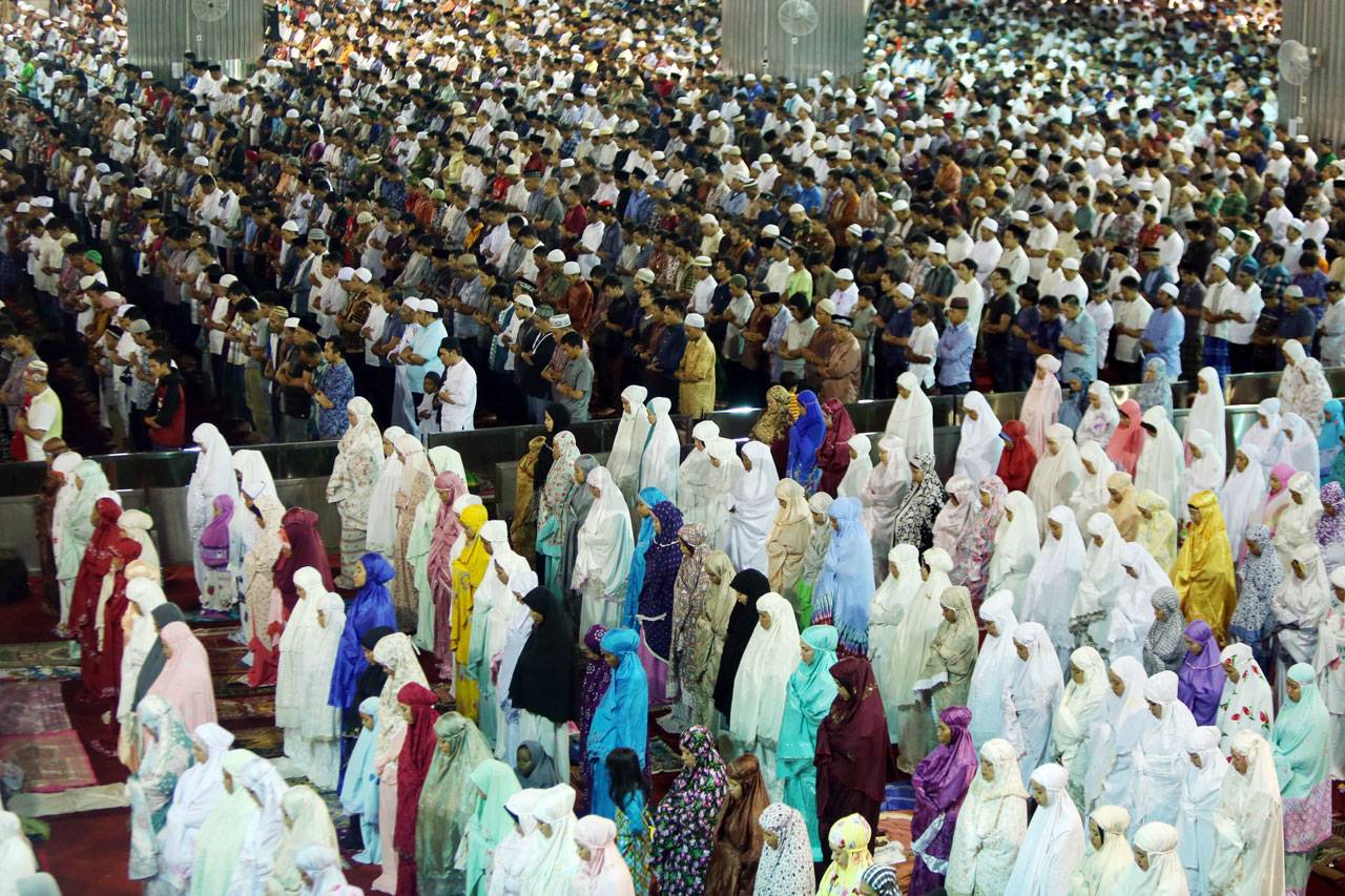 Salat Tarawih Pertama...