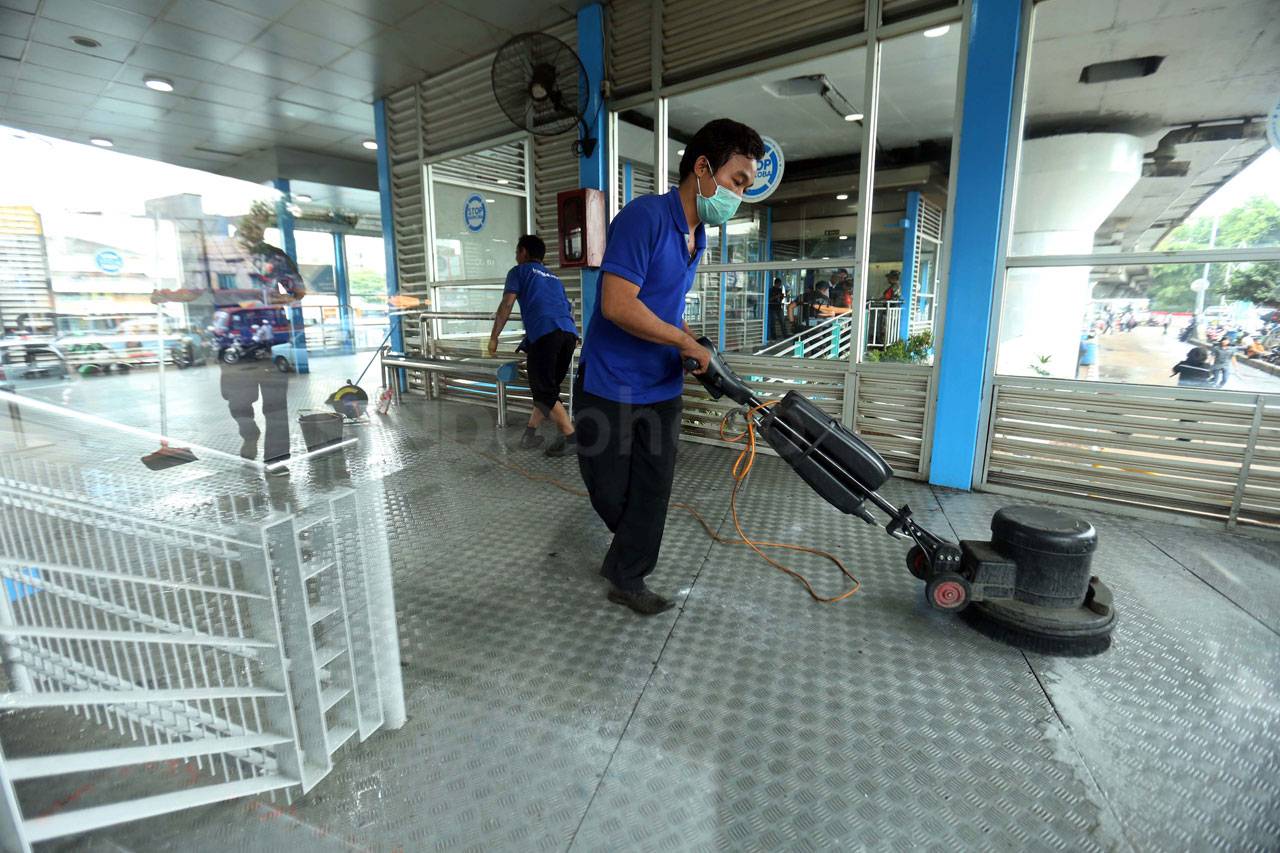 Halte Transjakarta Kampung...