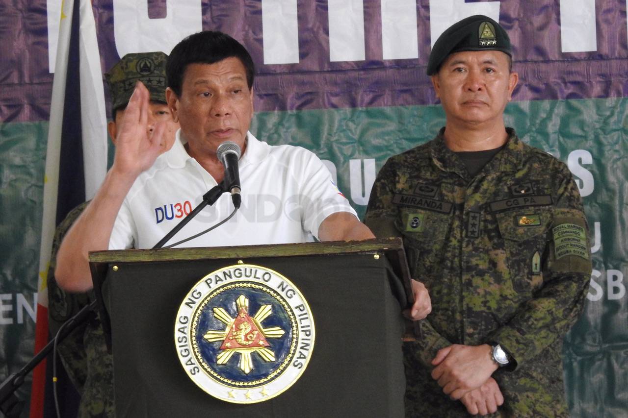 Duterte Ajak Separatis...