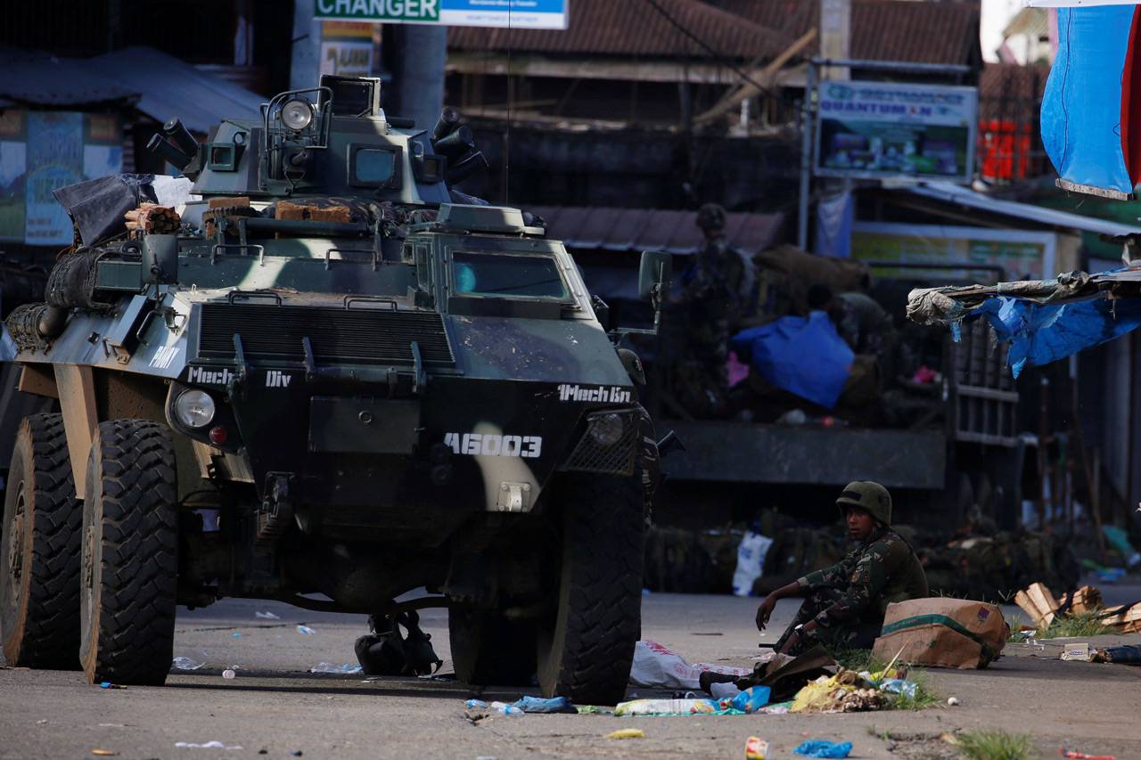 Militer Filipina Gempur...