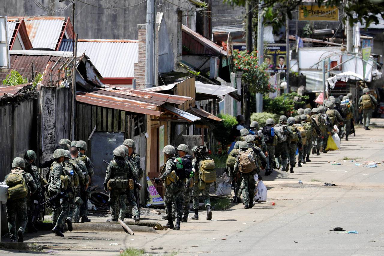Militer Filipina Gempur...