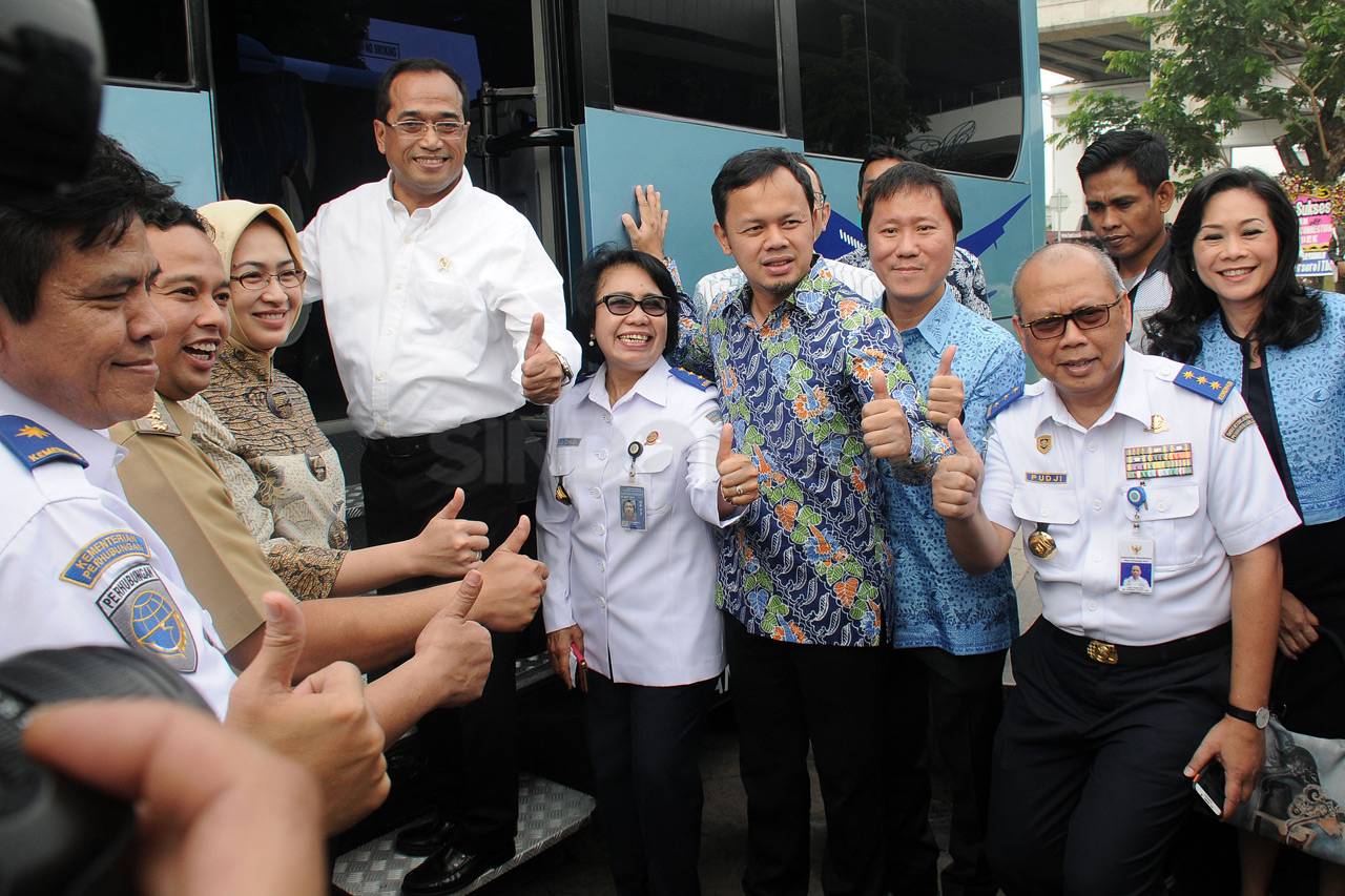Menhub Resmikan Bus...