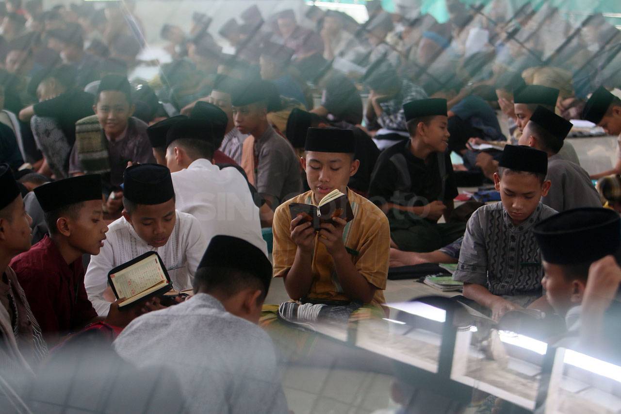 Tadarus Al Quran di...
