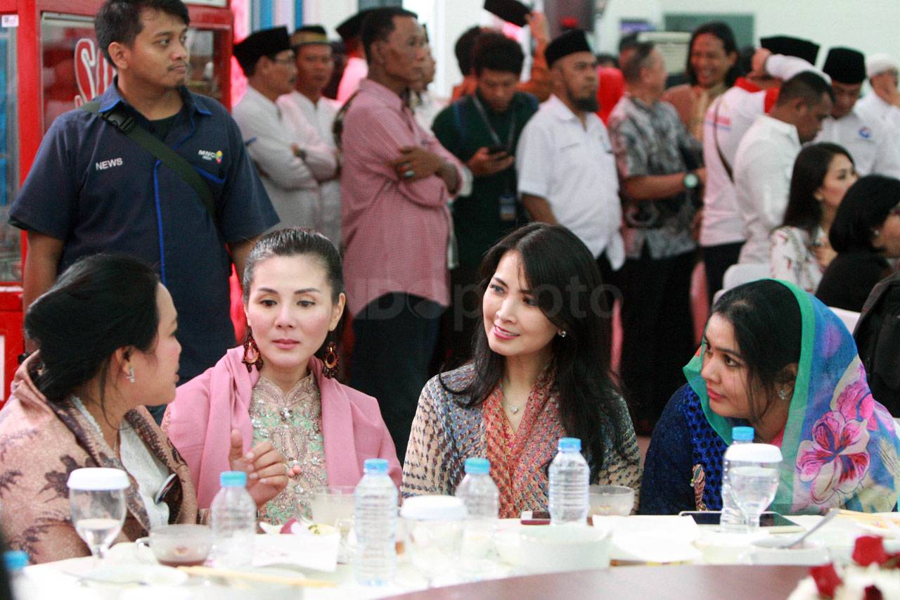 Partai Perindo Gelar...