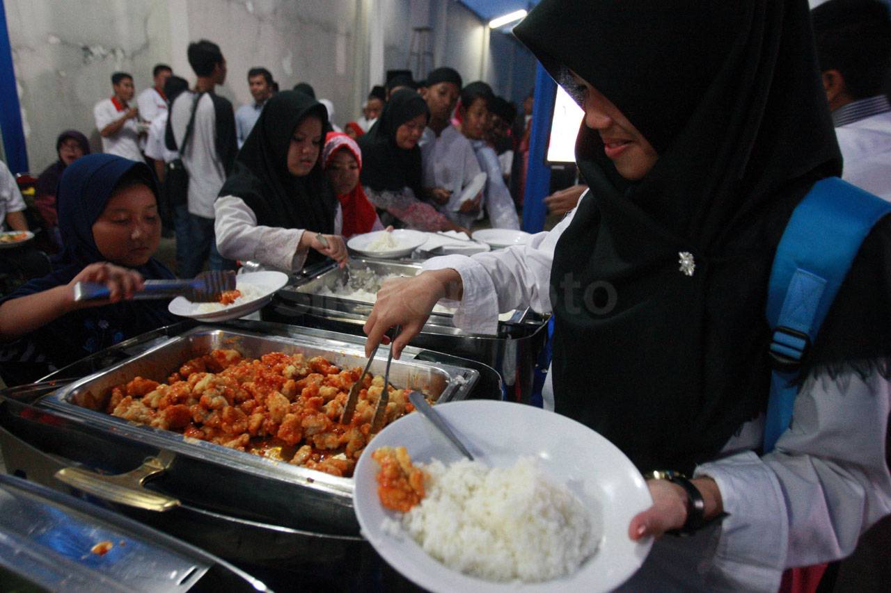 Partai Perindo Gelar...