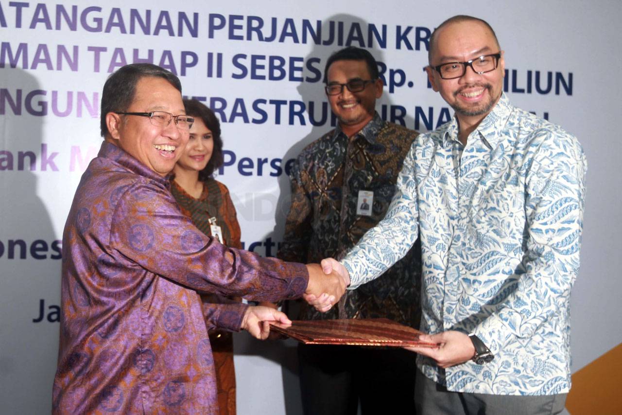 Bank Mandiri Salurkan...