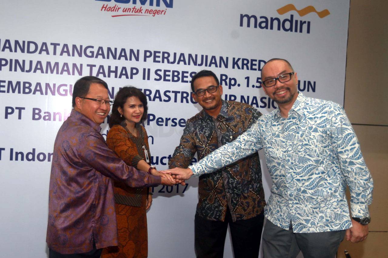 Bank Mandiri Salurkan...