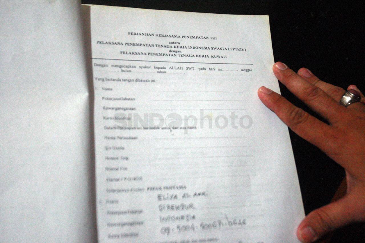 Polisi Geledah Tempat...