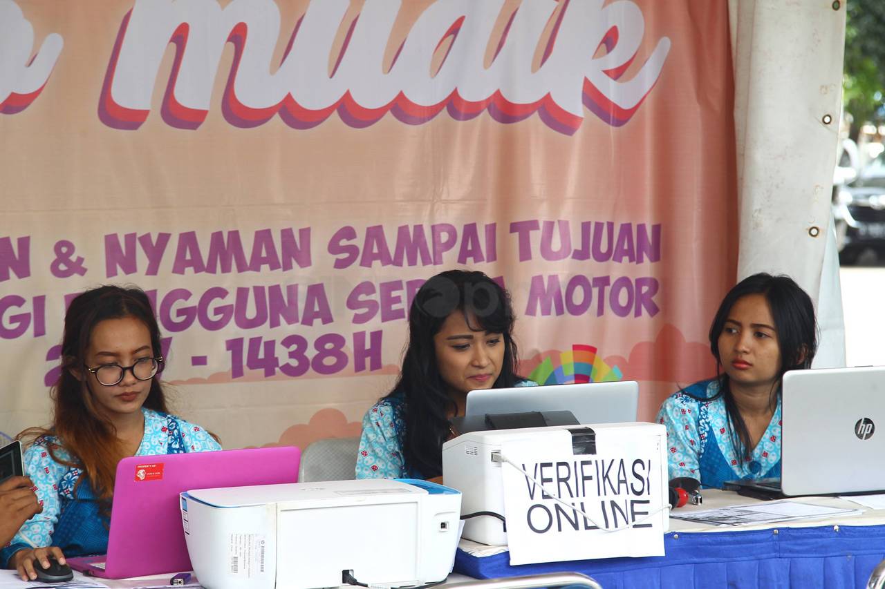 Warga Antusias Daftar...