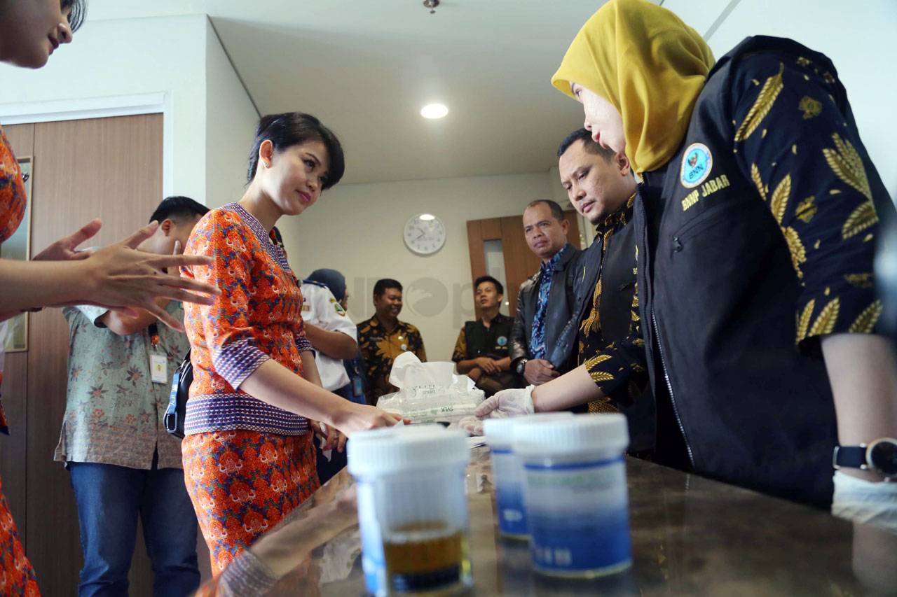 BNN Jabar Lakukan Tes...