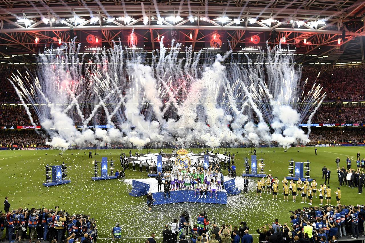 Juara Liga Champions,...