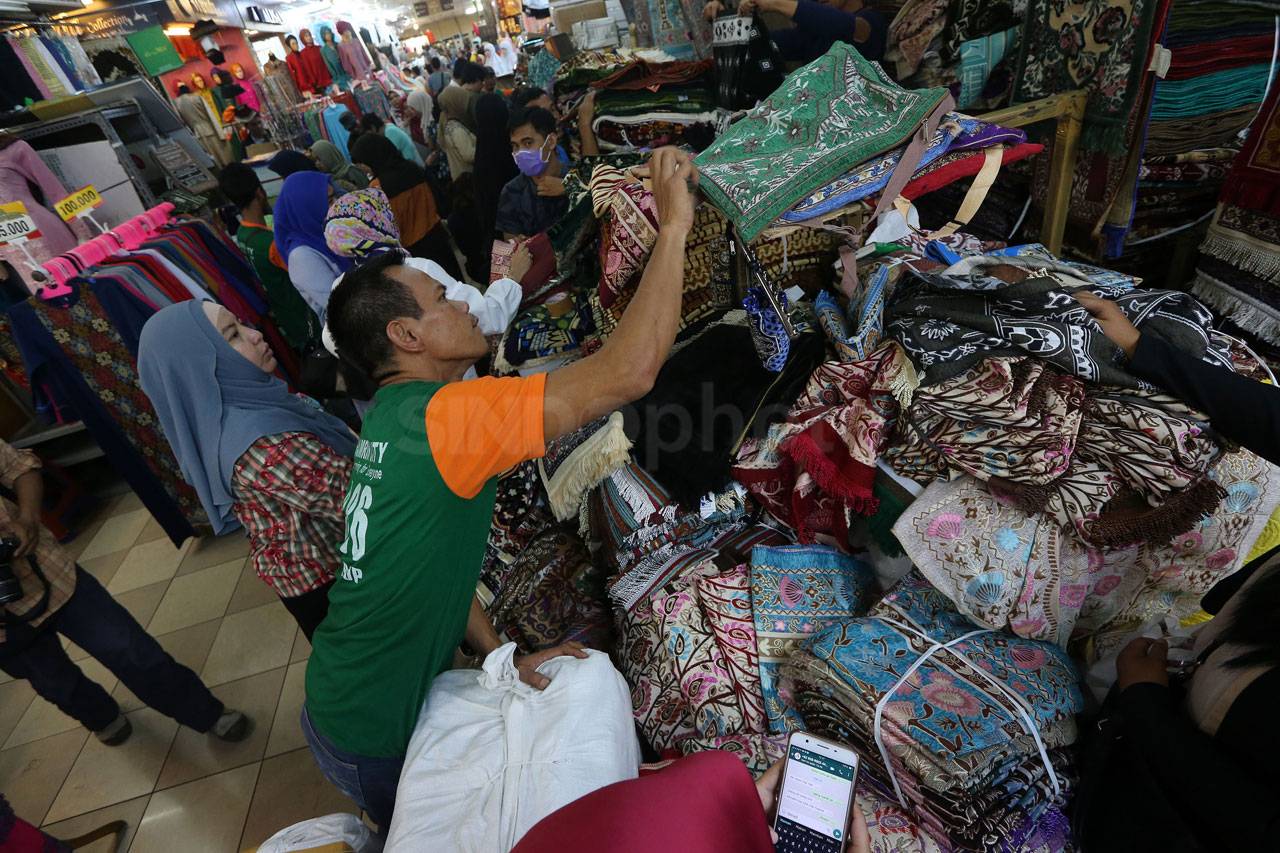 Jelang Lebaran, Penjualan...
