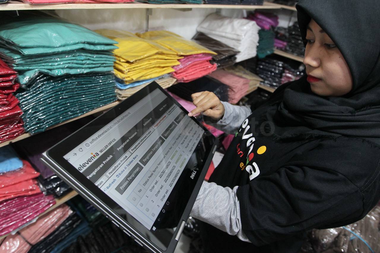 Elevenia Berikan Layanan...