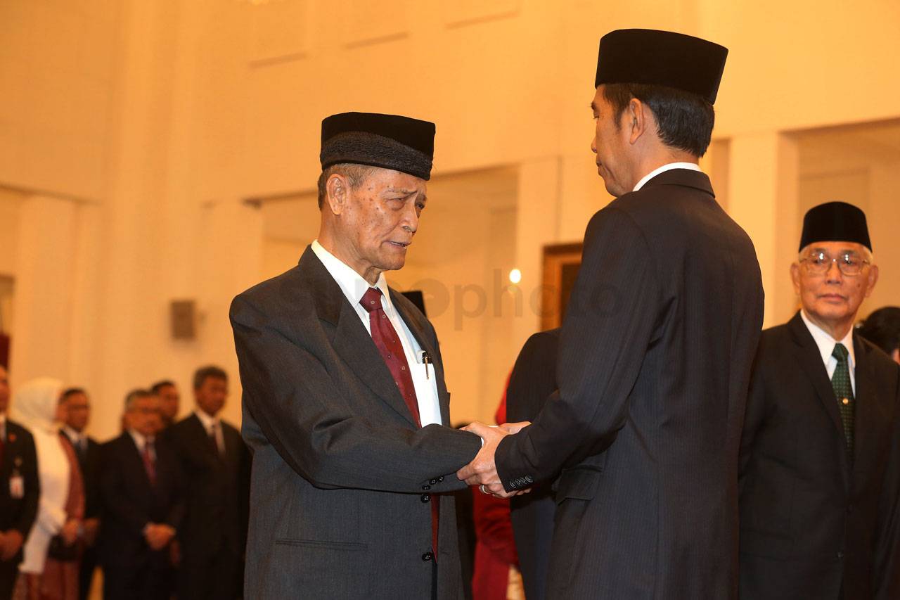 Presiden Lantik Dewan...