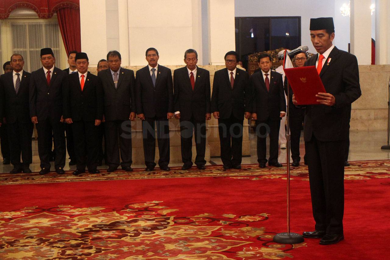 Presiden Lantik Dewan...